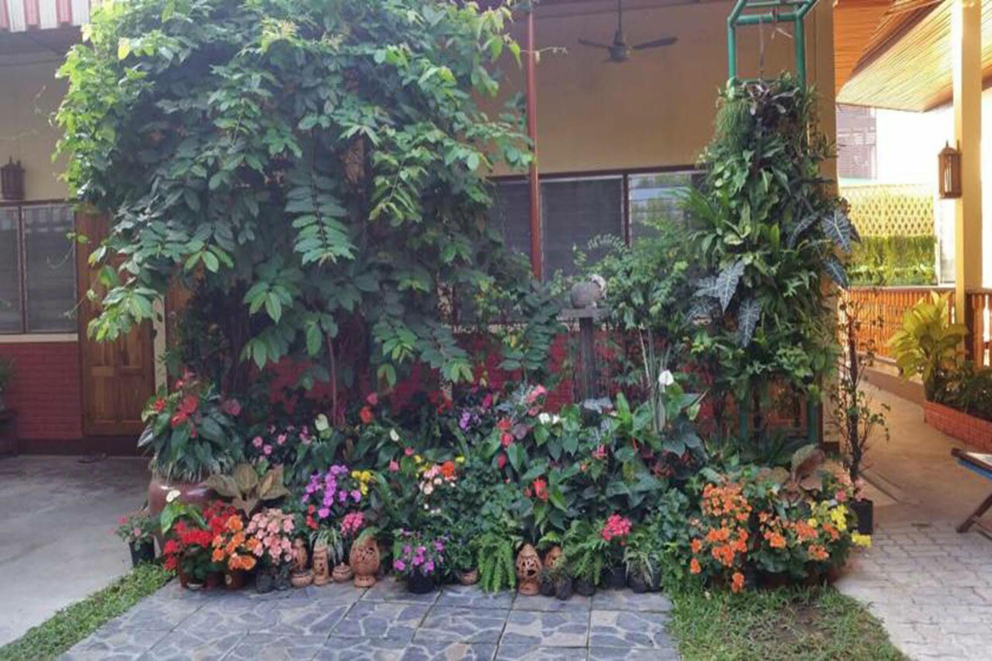 Siriwan Guesthouse Čiang Mai Exteriér fotografie