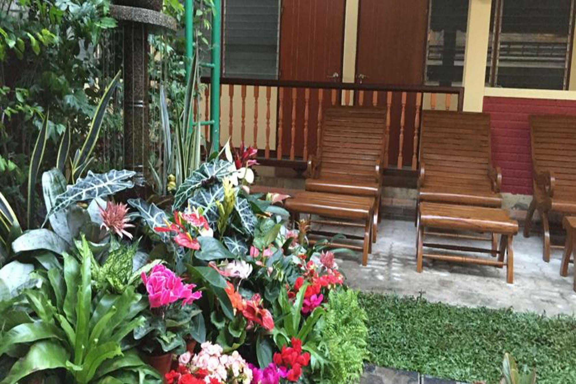 Siriwan Guesthouse Čiang Mai Exteriér fotografie