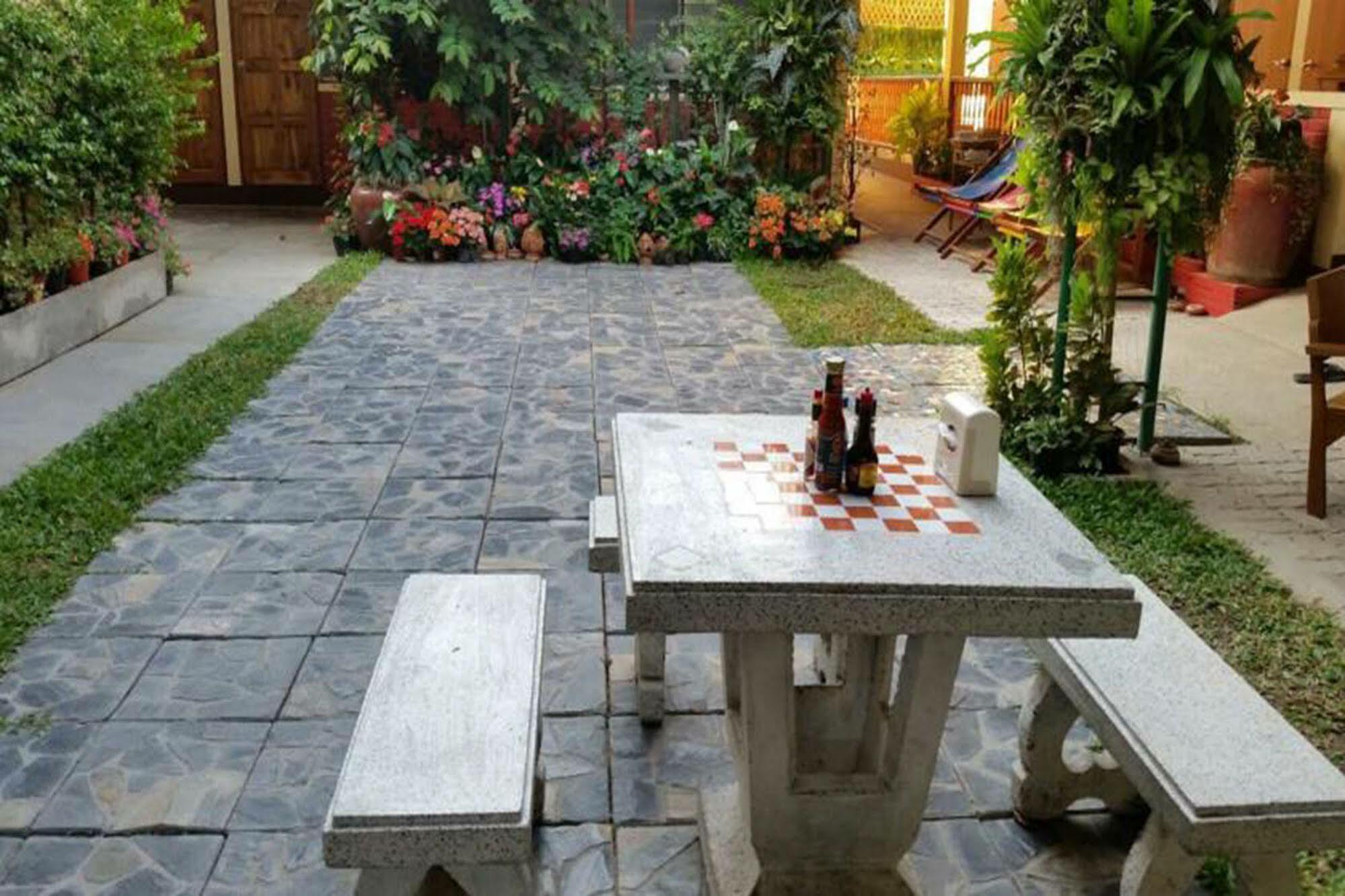 Siriwan Guesthouse Čiang Mai Exteriér fotografie